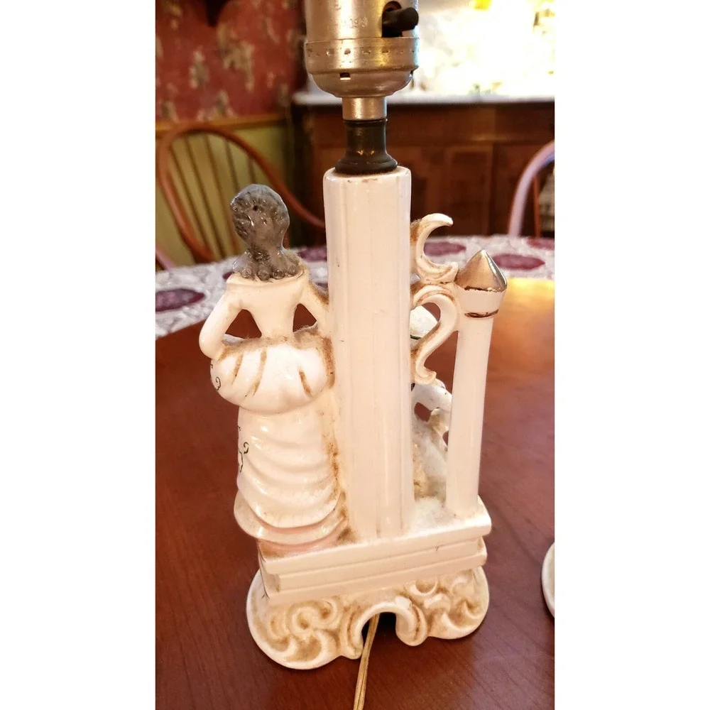 Vintage WALES Victorian Colonial Couple Figurine Lamp Made in Japan
